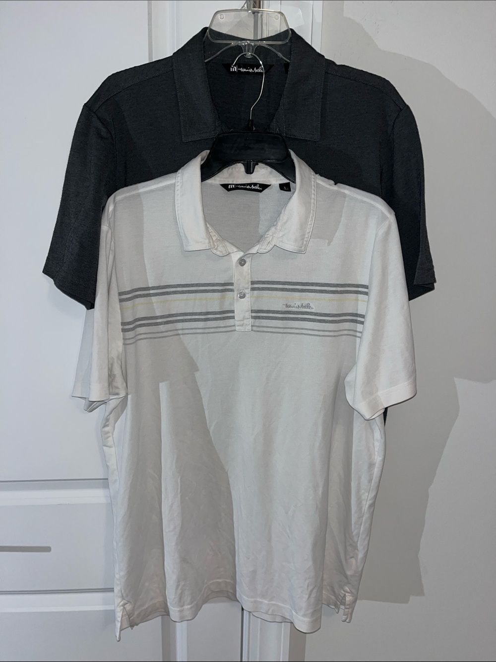 2 Gray & White Men’s Travis Mathew Golf Polo Shirt Bear Trap Dunes Ocean View DE